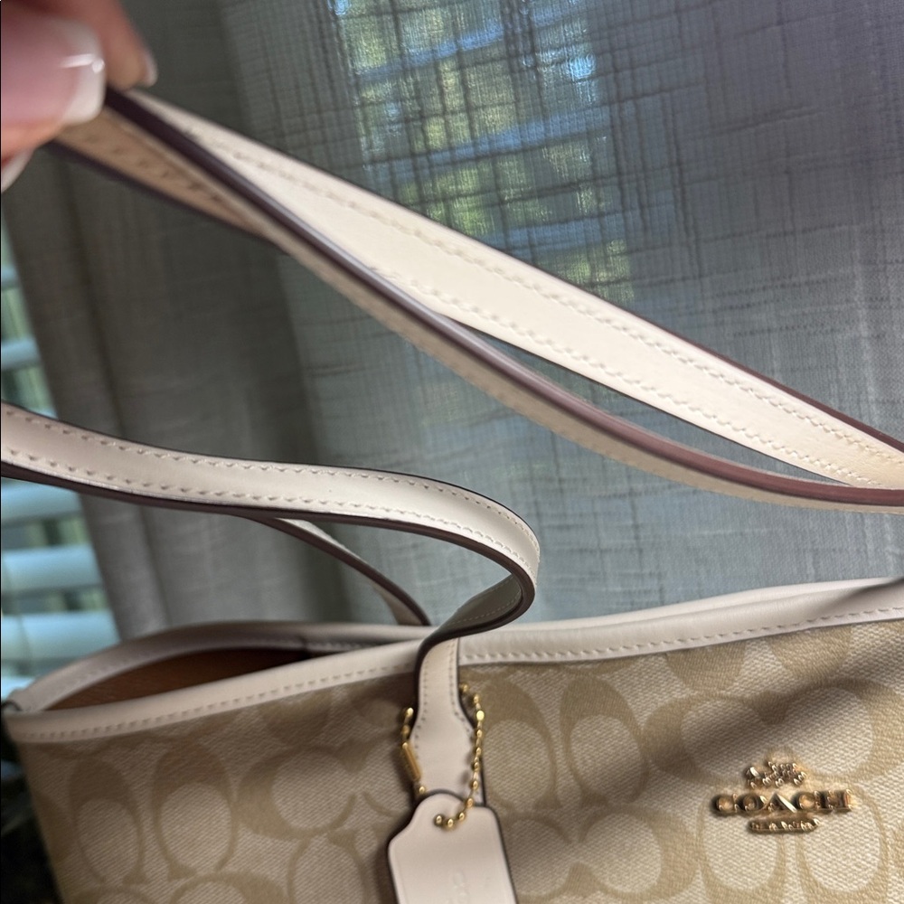 Coach City Tote - Picture 4 of 12